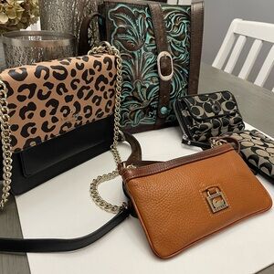 Lot Designer Bags Kate Spade
Coach Dooney Bourke &Patricia
Nash purses&wallets